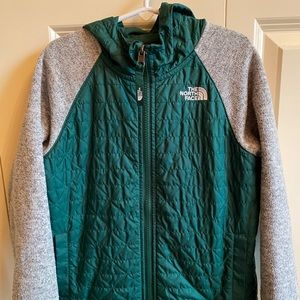 Size 6 - Excellent condition North Face jacket